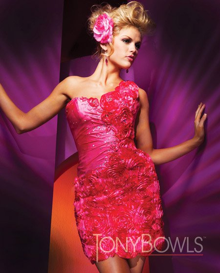 Модные короткие платья 2011 от Tony Bowls Модные короткие платья 2011 от Tony Bowls