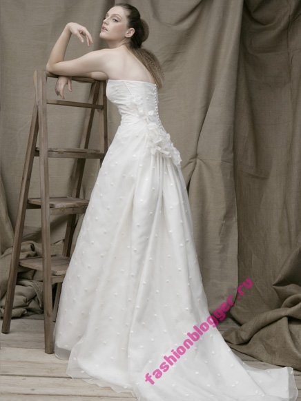 Свадебные платья весна 2011