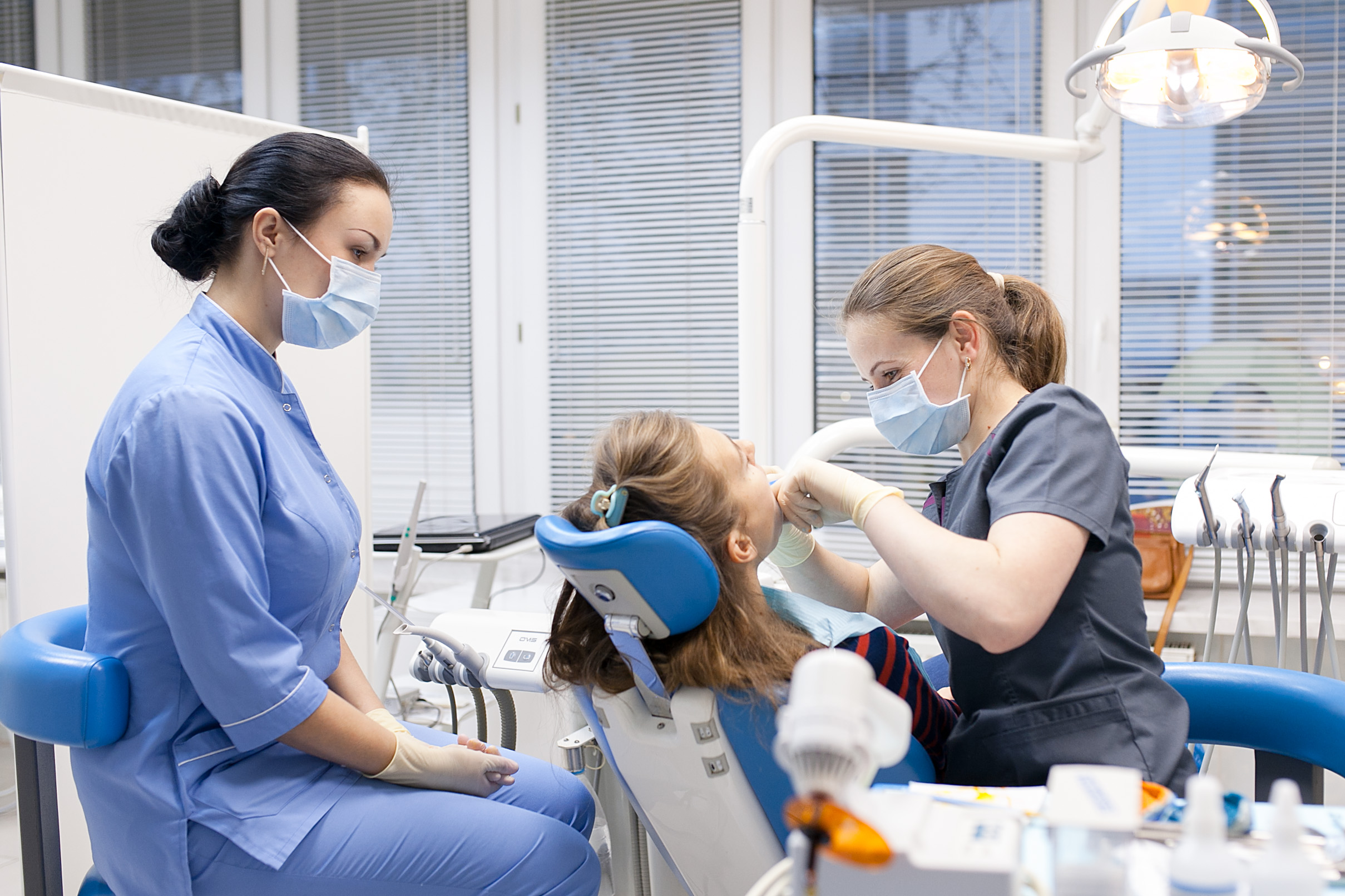 Почему важно обслуживаться в одной стоматологической клинике