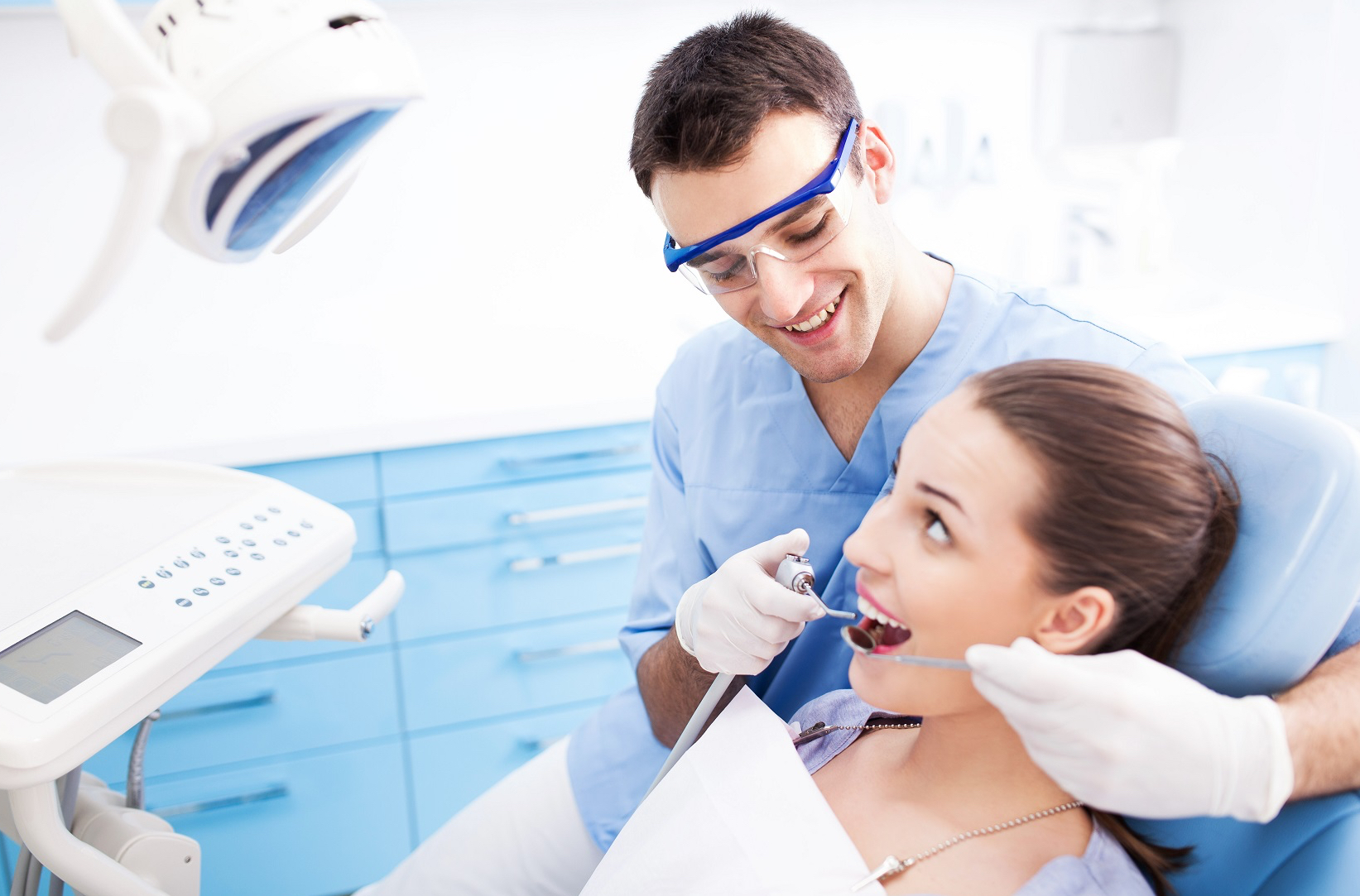 Комплекс услуг в стоматологиях