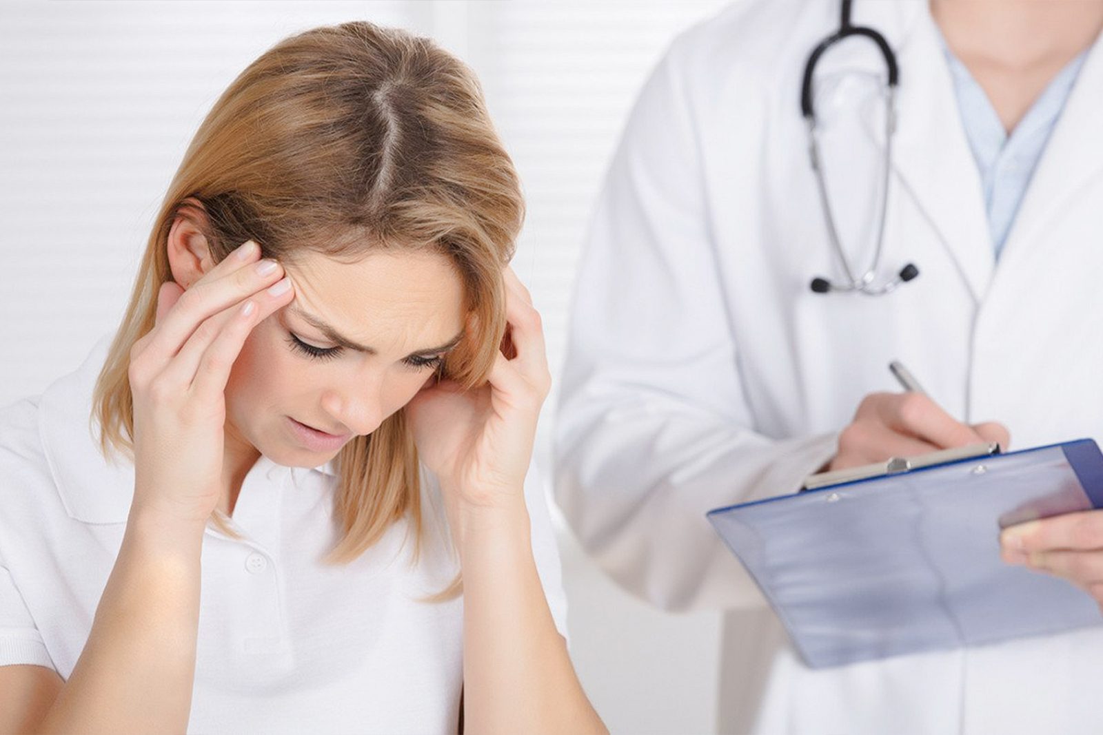 При каких симптомах обращаются к невропатологу?